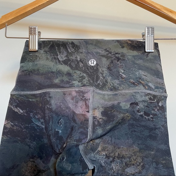 Lululemon Wonder Under Tight - Picture 2 of 3